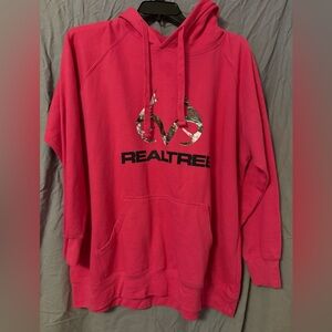 Realtree woman’s pink size 3XL sweatshirt.